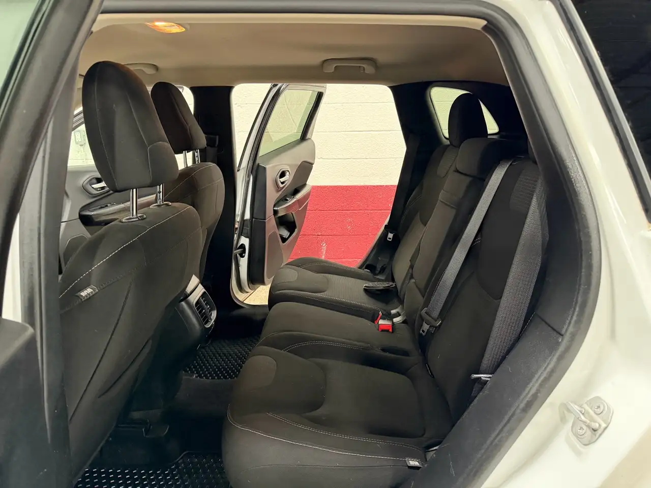 Jeep Cherokee photo Jeep Cherokee