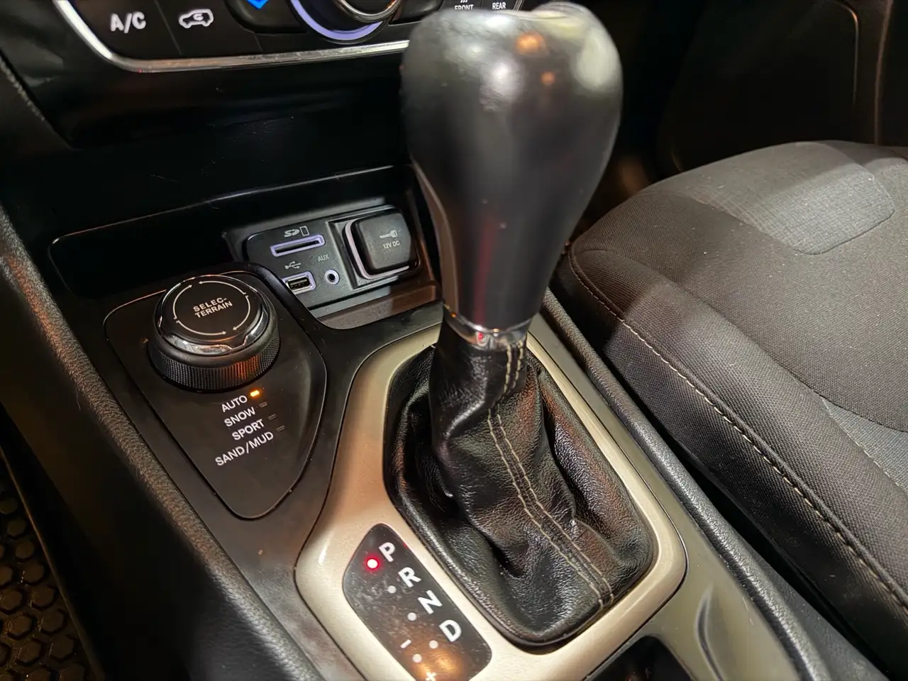 Jeep Cherokee photo Jeep Cherokee