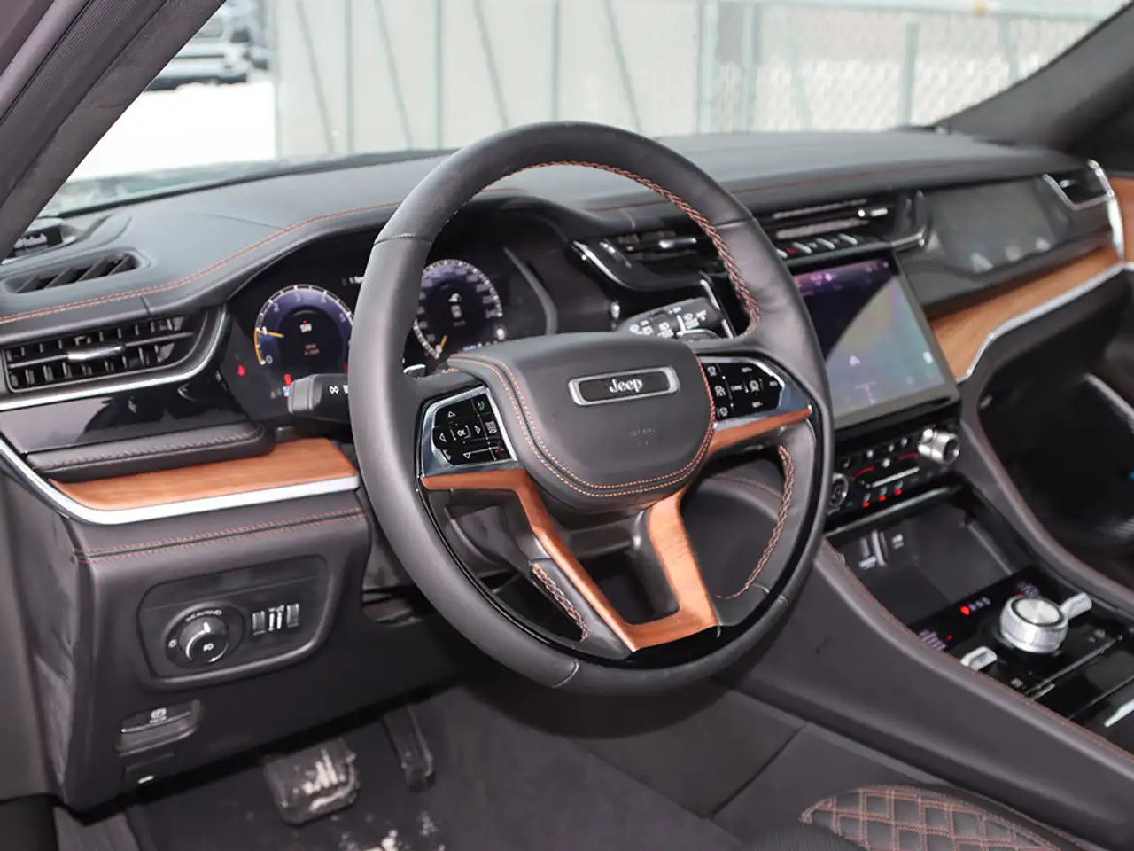 Jeep Grand Cherokee photo Jeep Grand Cherokee