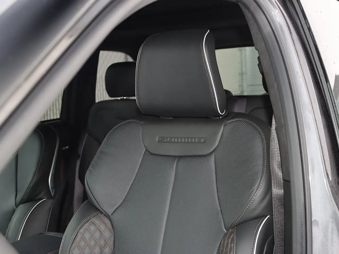 Jeep Grand Cherokee photo Jeep Grand Cherokee