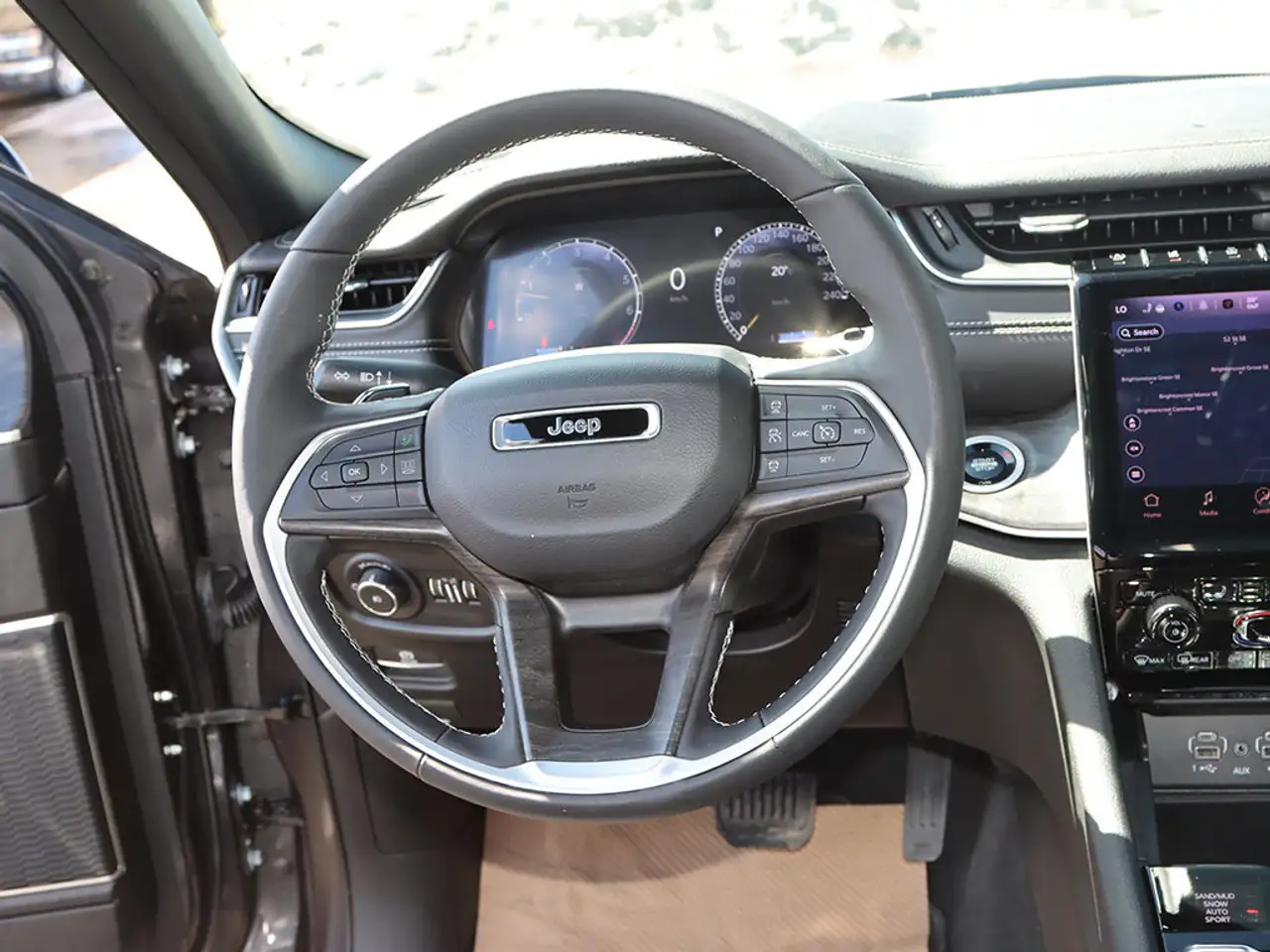 Jeep Grand Cherokee снимка Jeep Grand Cherokee