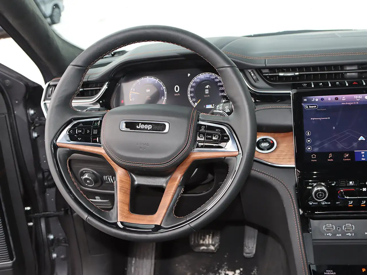 Jeep Grand Cherokee photo Jeep Grand Cherokee