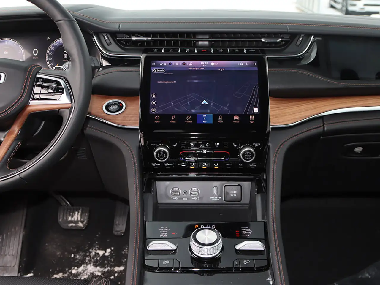 Jeep Grand Cherokee photo Jeep Grand Cherokee