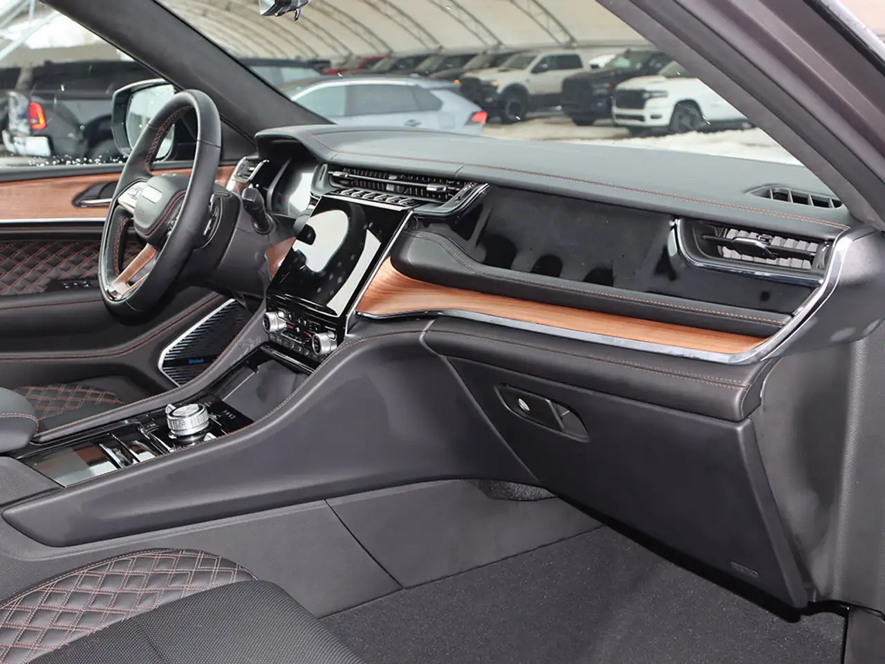Jeep Grand Cherokee photo Jeep Grand Cherokee