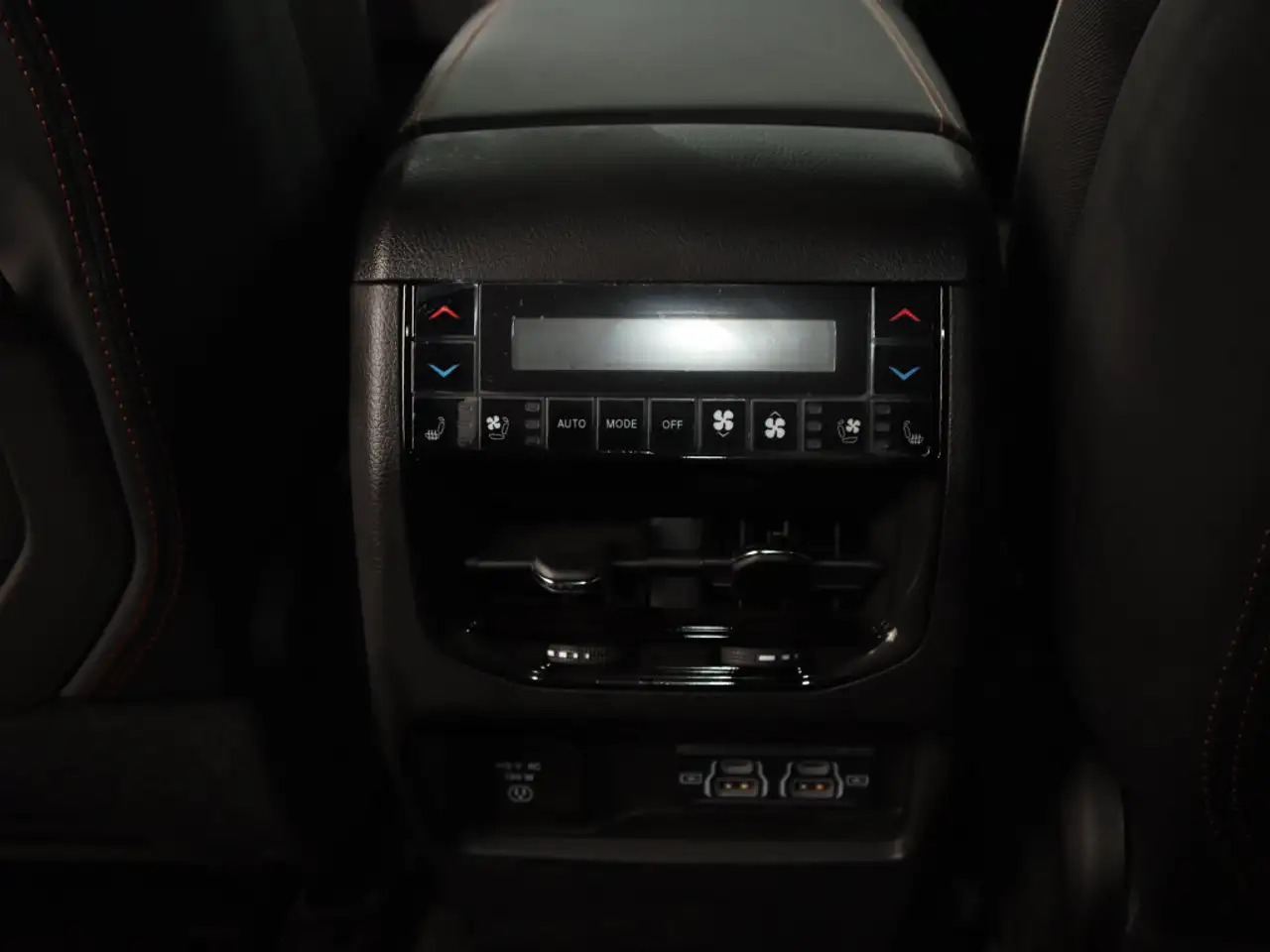 Jeep Grand Cherokee photo Jeep Grand Cherokee