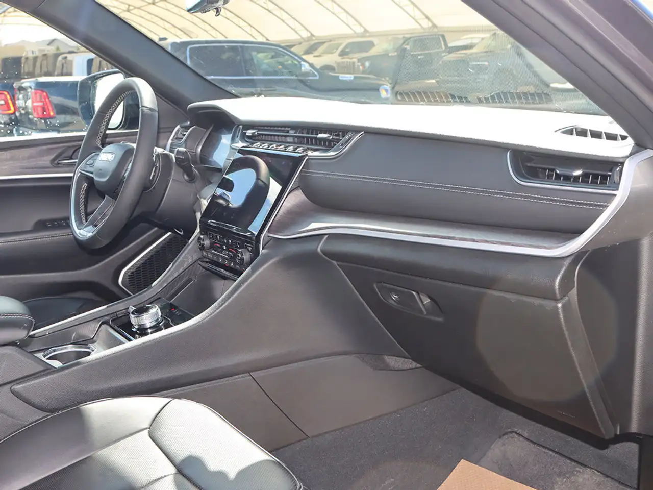 Jeep Grand Cherokee снимка Jeep Grand Cherokee