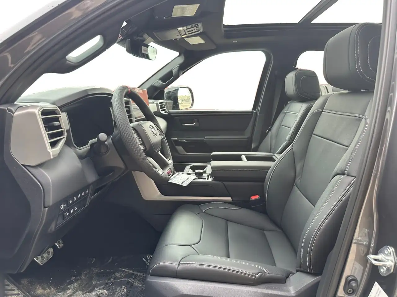 Toyota Tundra снимка Toyota Tundra
