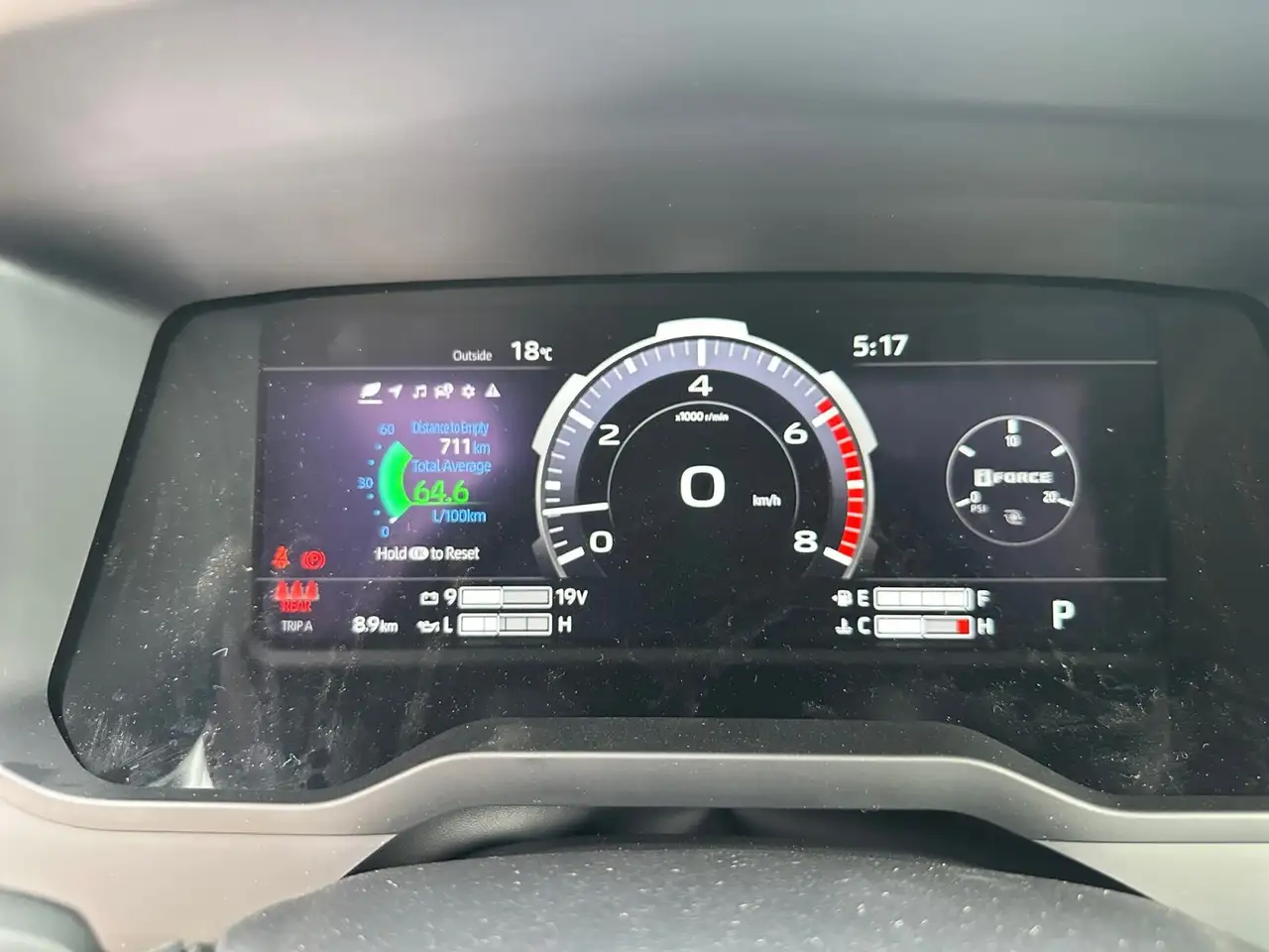 Toyota Tundra снимка Toyota Tundra