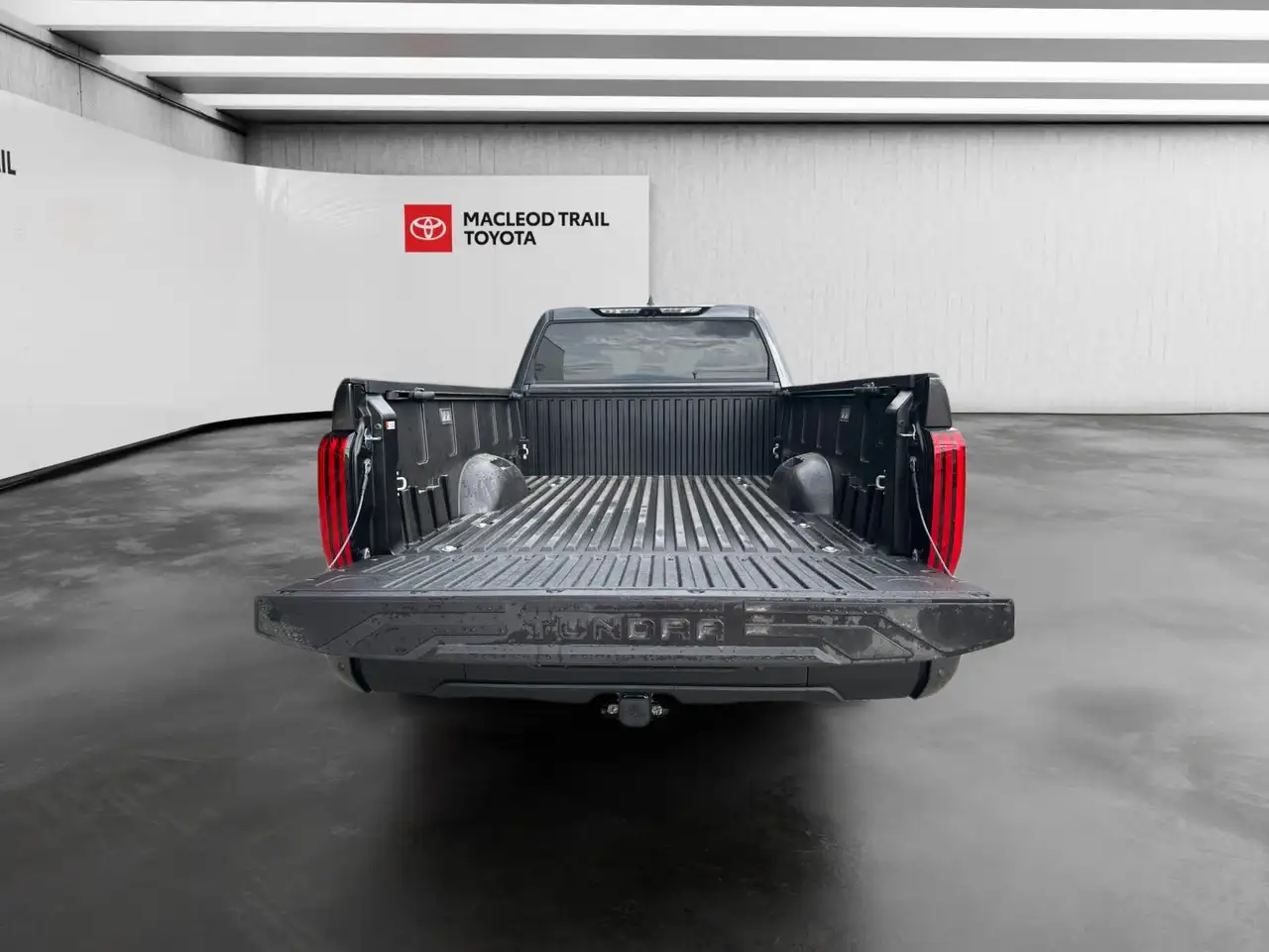 Toyota Tundra снимка Toyota Tundra