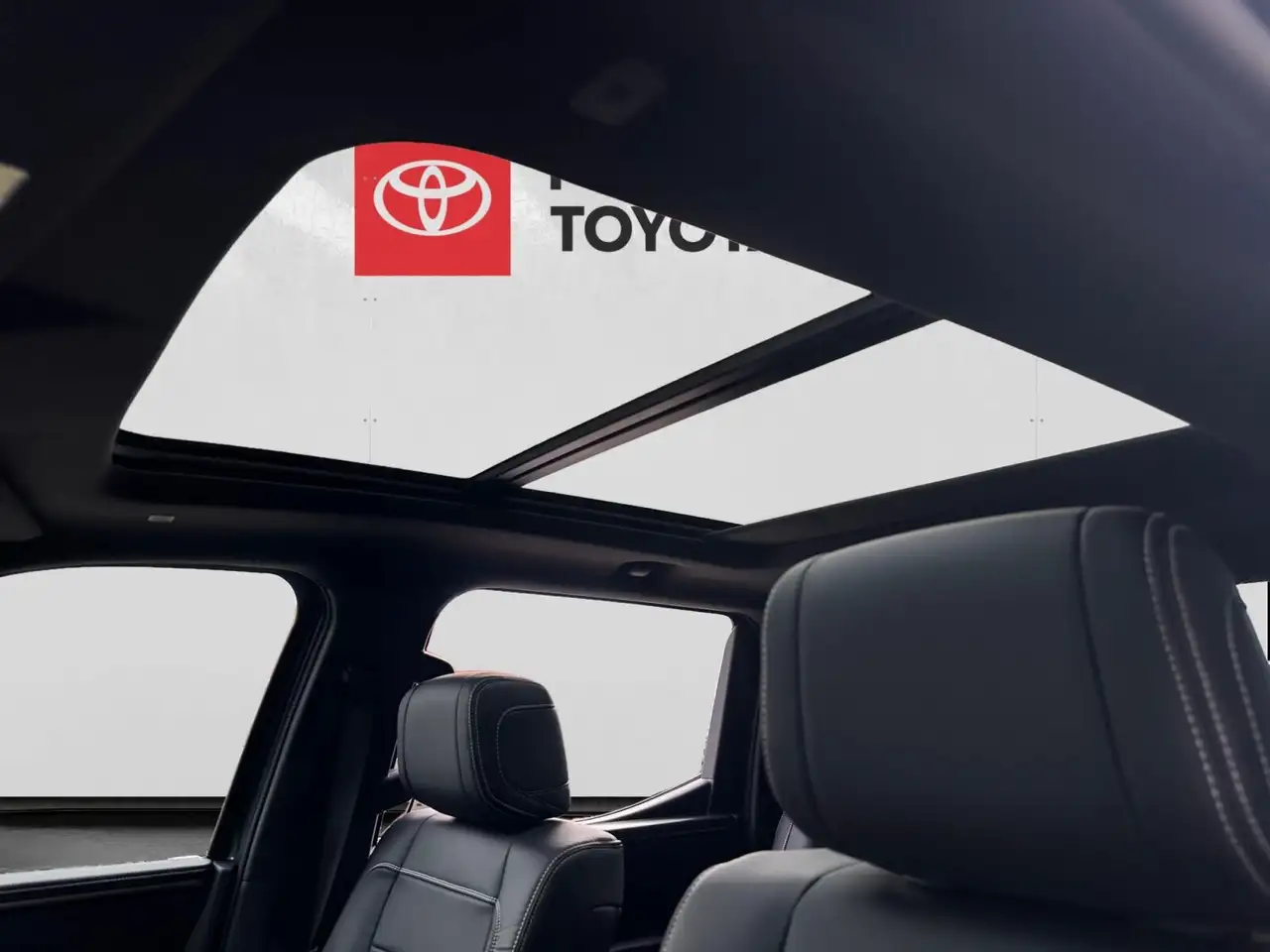 Toyota Tundra снимка Toyota Tundra