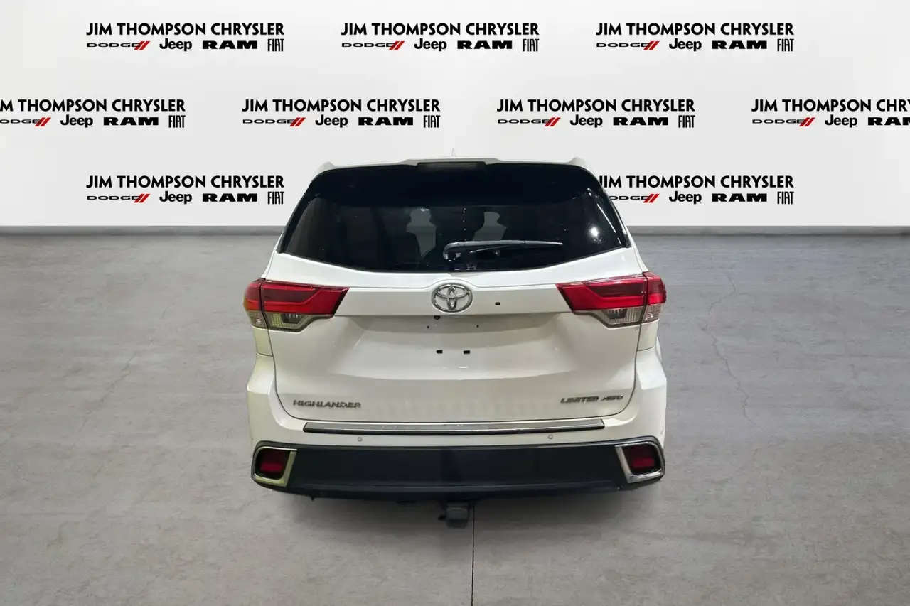 Toyota Highlander снимка Toyota Highlander