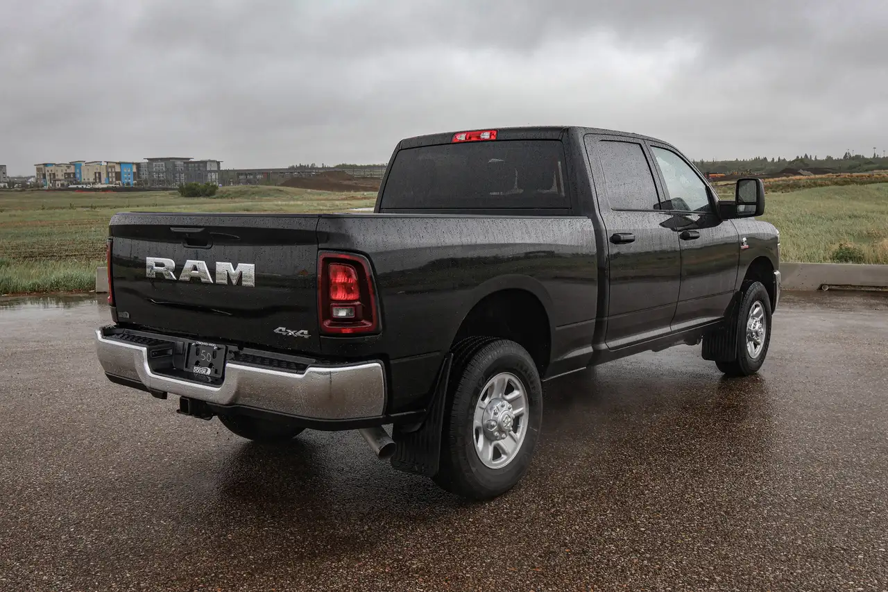 RAM 3500 снимка RAM 3500