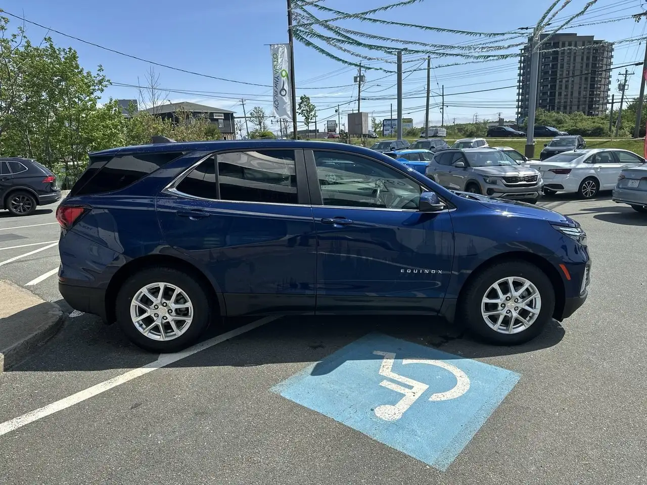 Chevrolet Equinox photo Chevrolet Equinox
