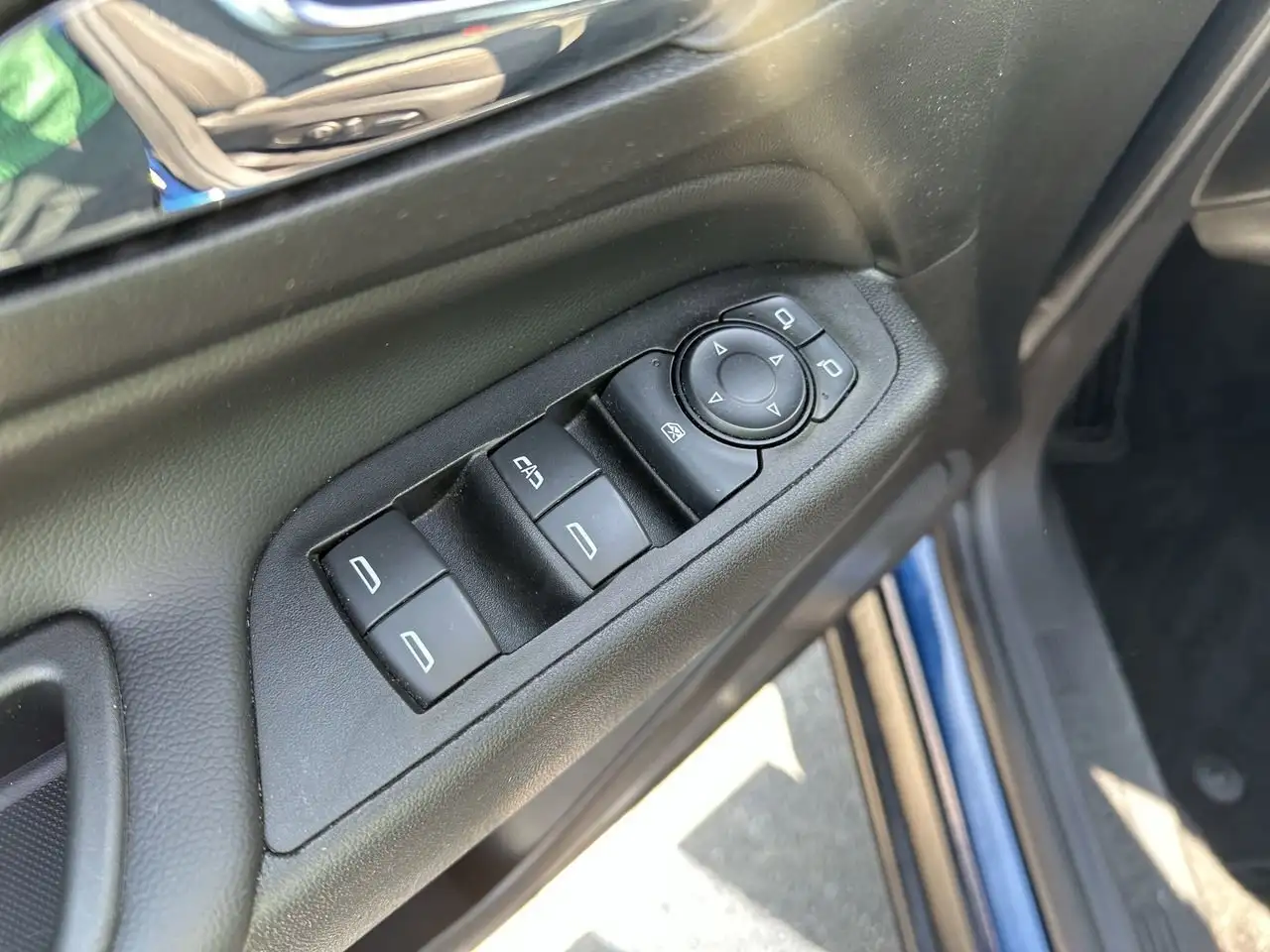 Chevrolet Equinox photo Chevrolet Equinox