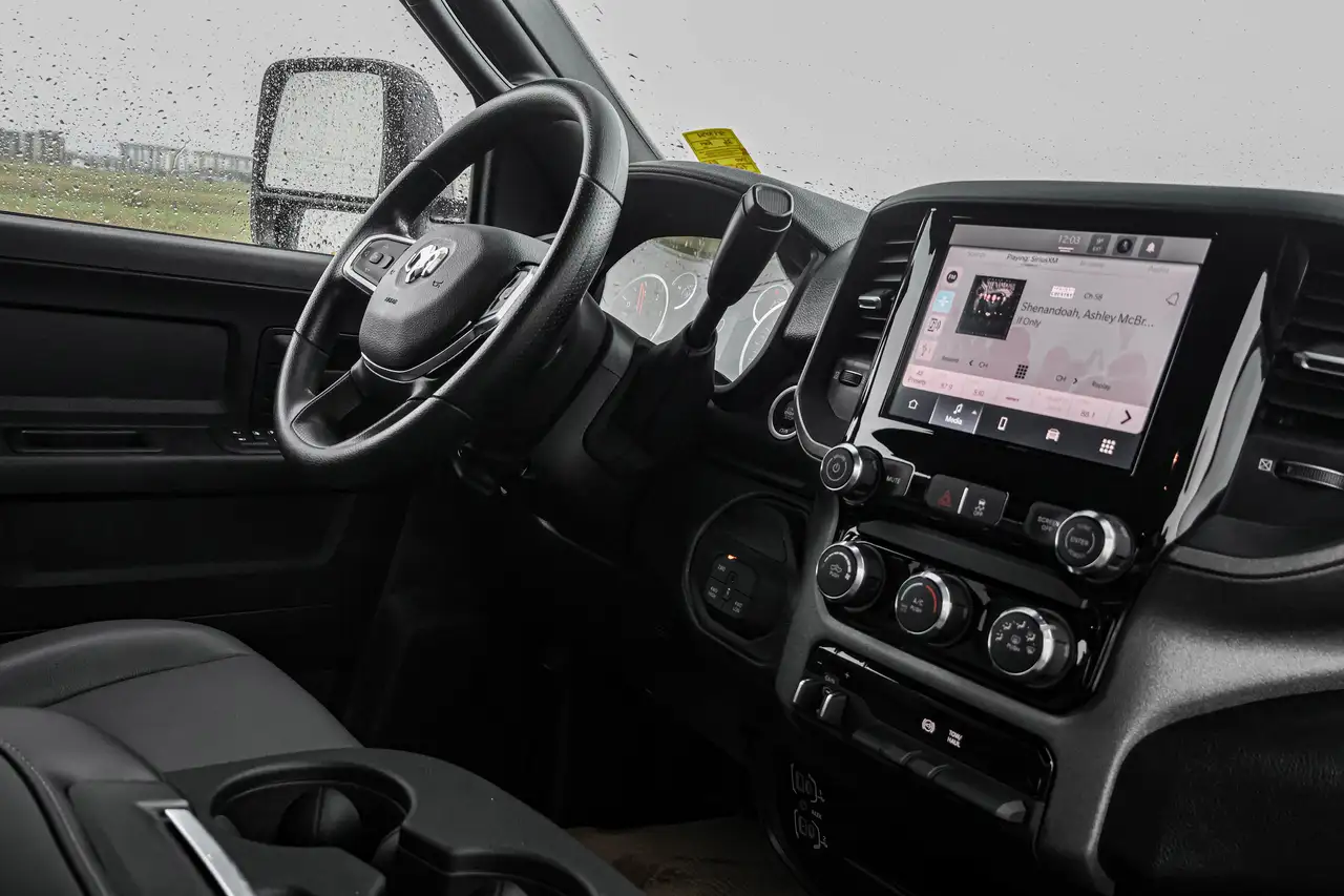 RAM 3500 снимка RAM 3500