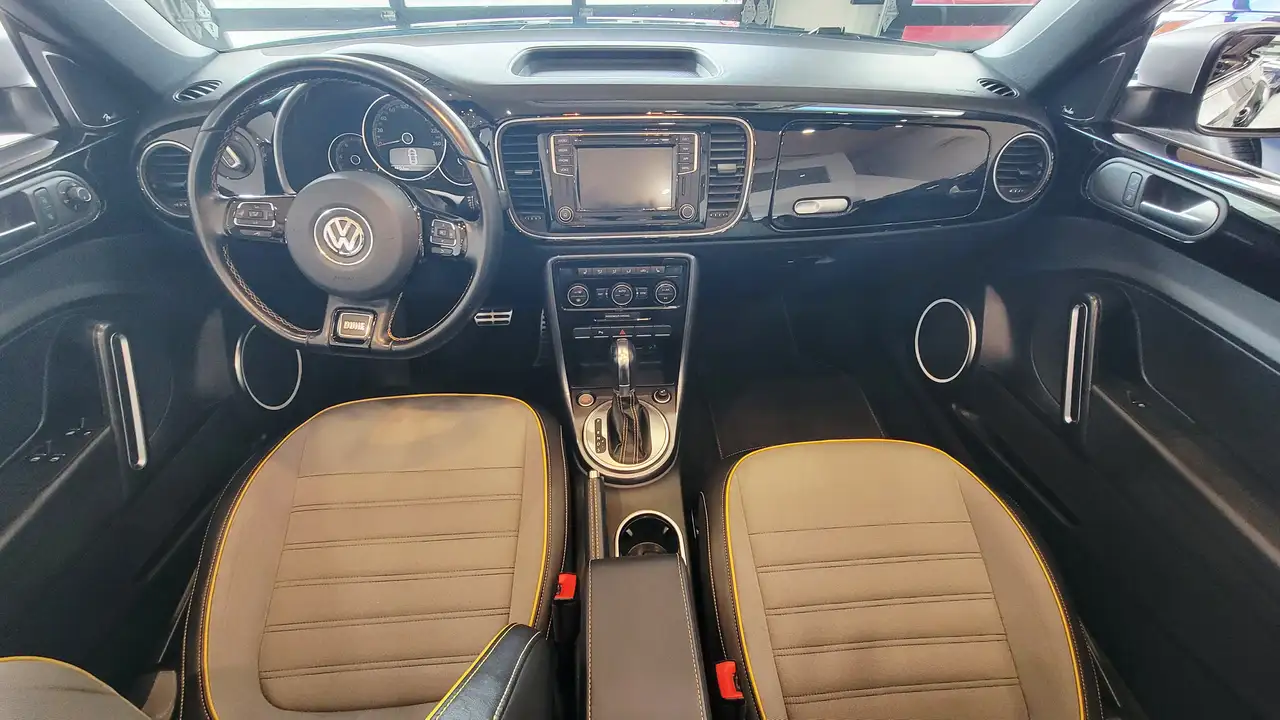 Volkswagen Beetle снимка Volkswagen Beetle