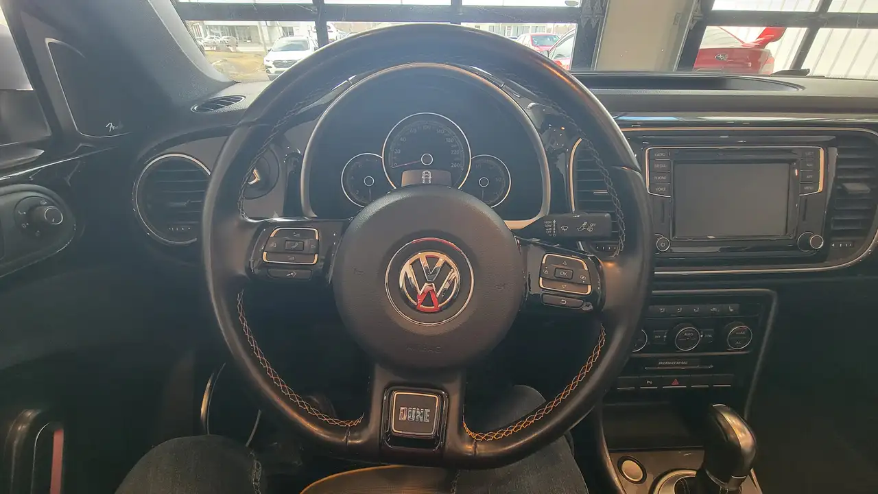 Volkswagen Beetle снимка Volkswagen Beetle