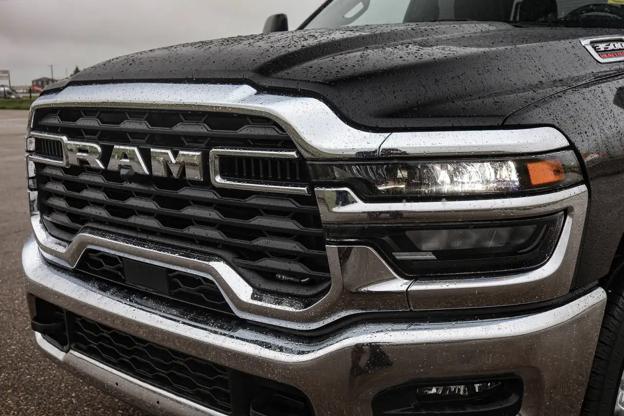 RAM 3500 снимка RAM 3500