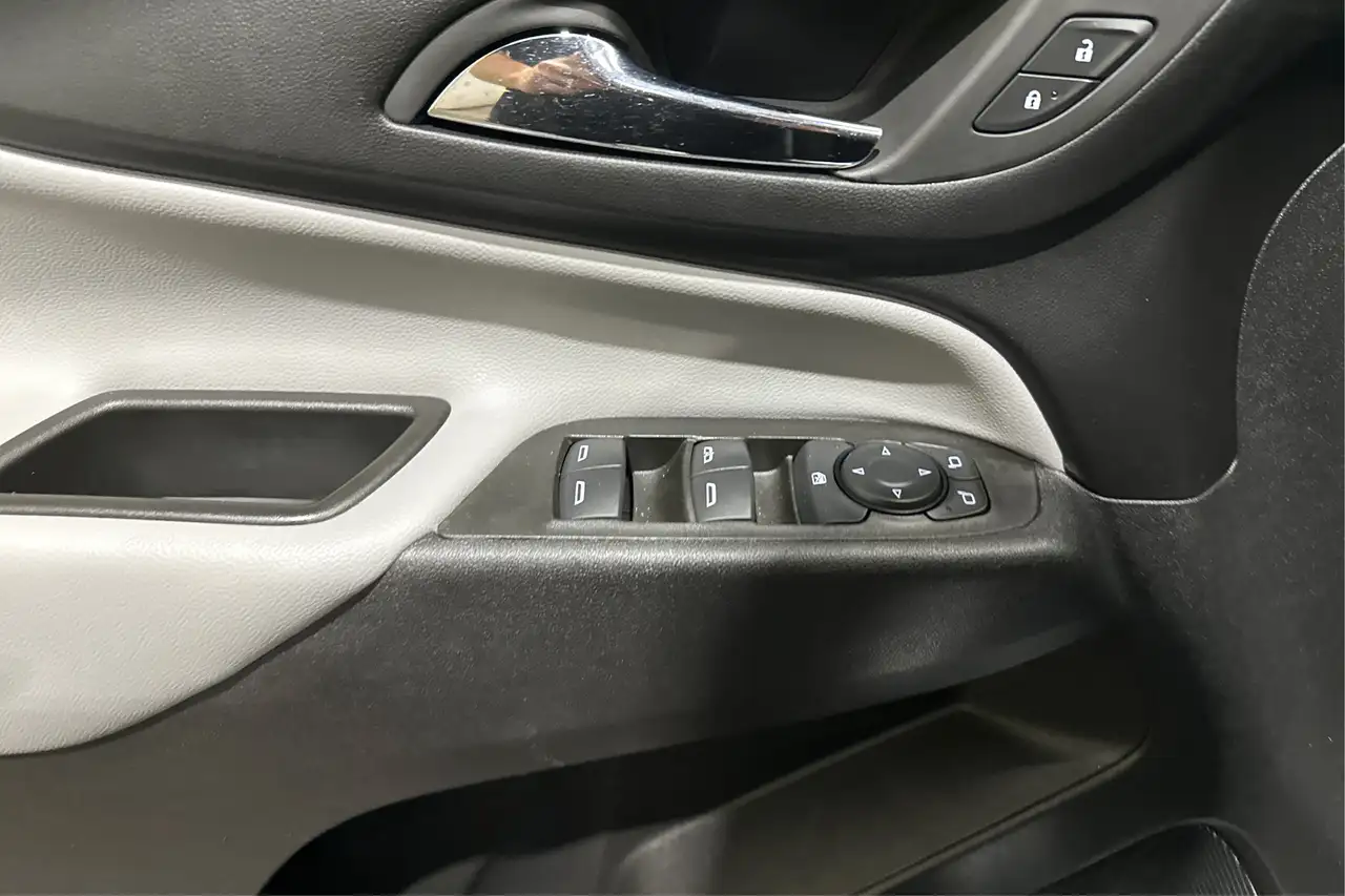 Chevrolet Equinox photo Chevrolet Equinox