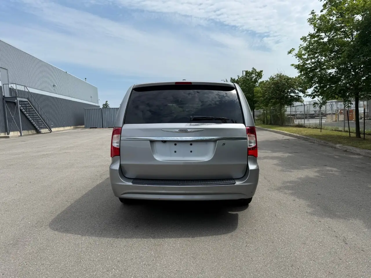 Chrysler Town & Country снимка Chrysler Town & Country