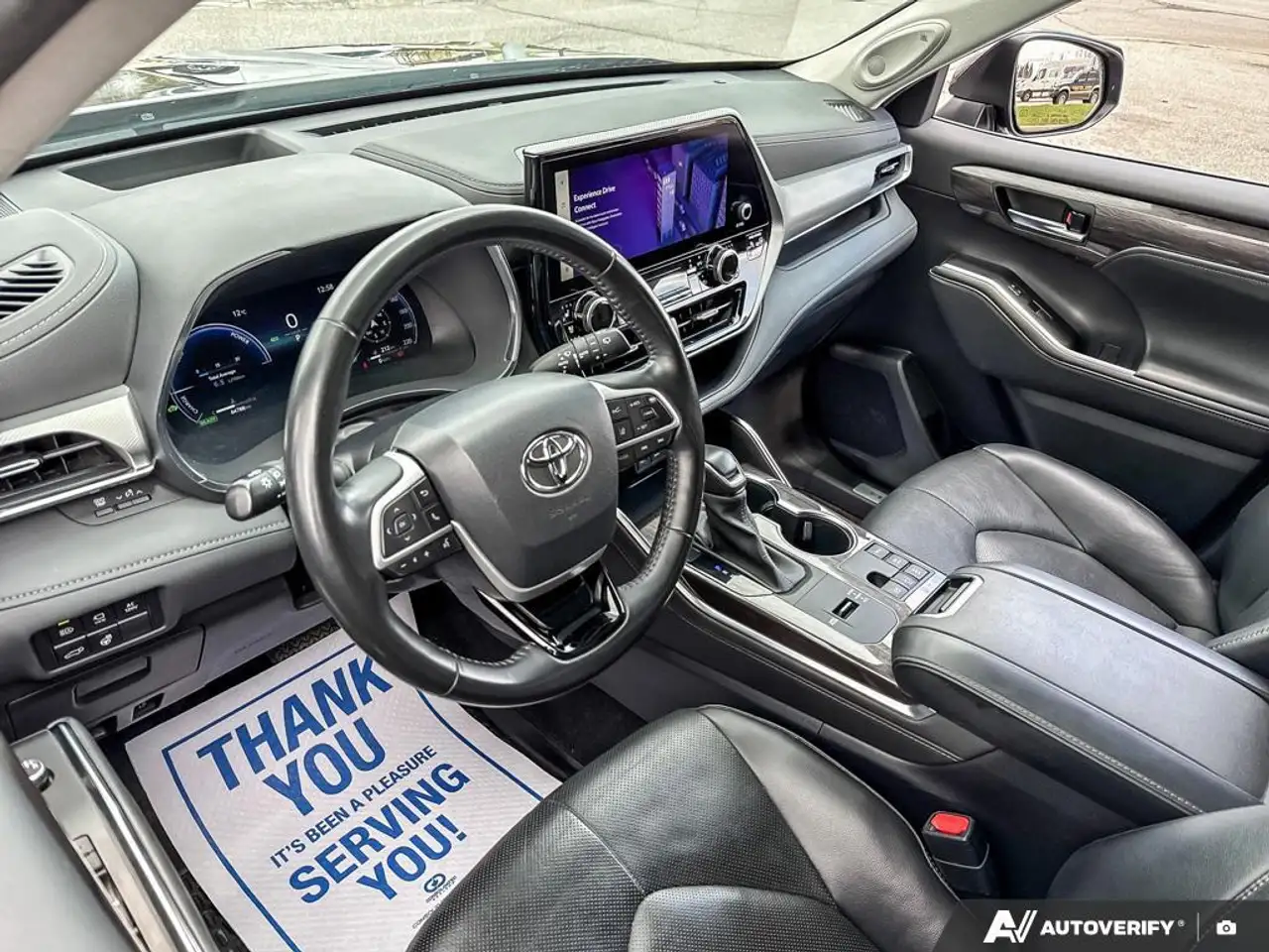 Toyota Highlander снимка Toyota Highlander