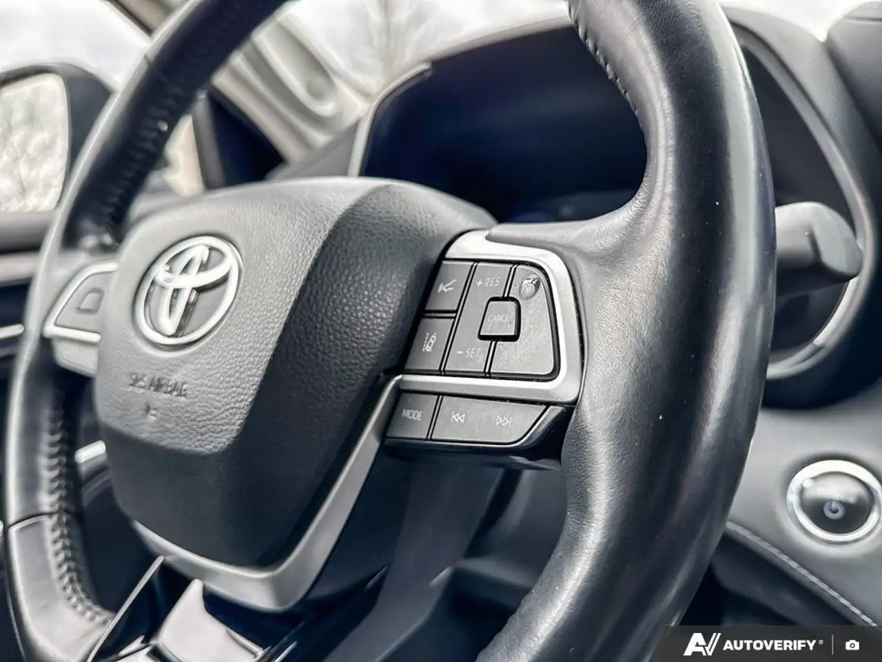 Toyota Highlander снимка Toyota Highlander