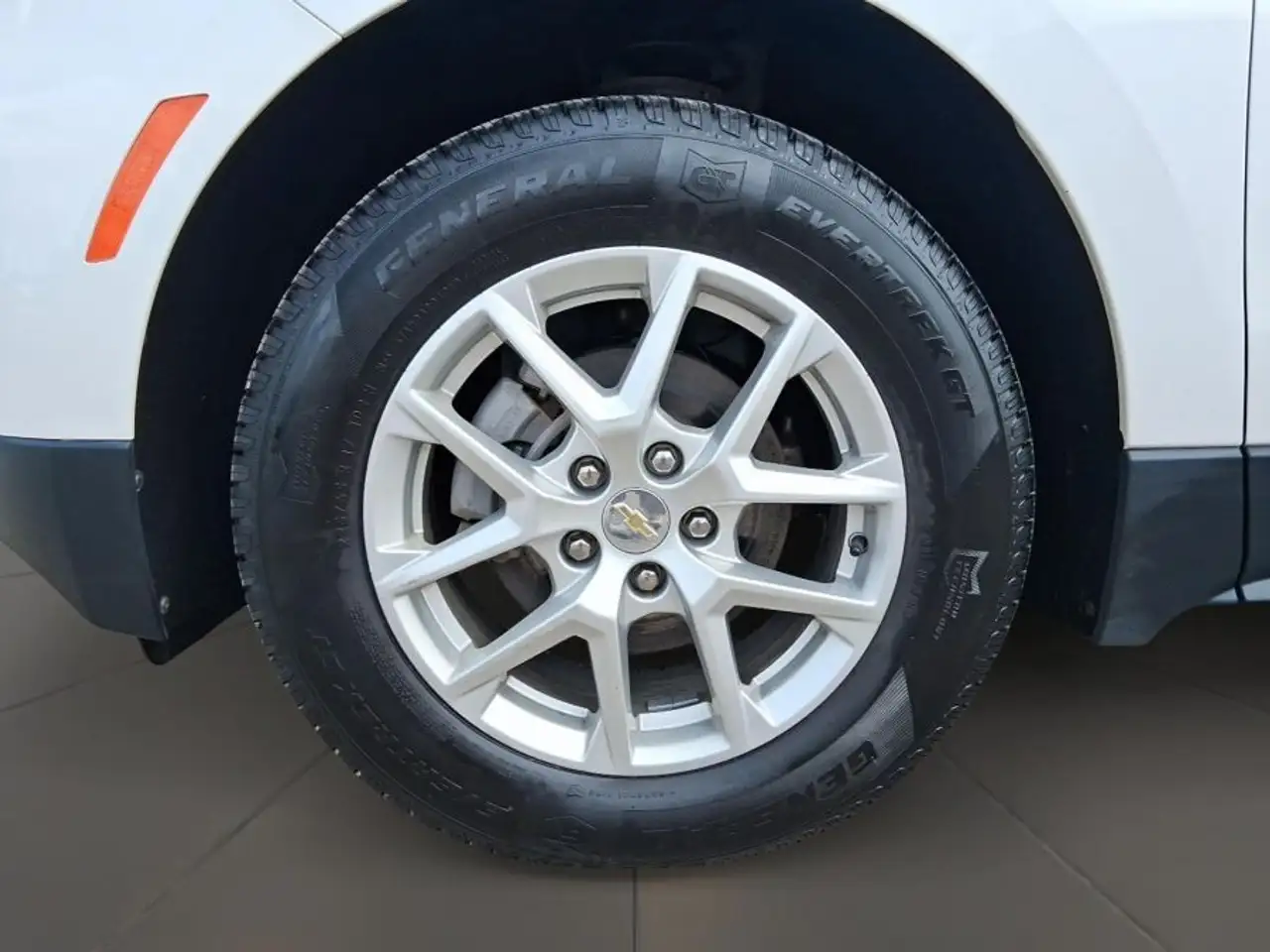 Chevrolet Equinox photo Chevrolet Equinox