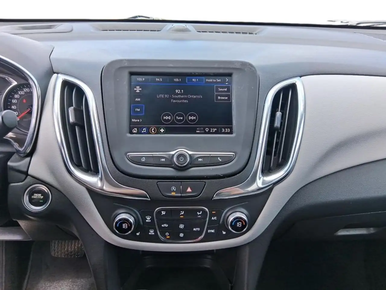 Chevrolet Equinox photo Chevrolet Equinox