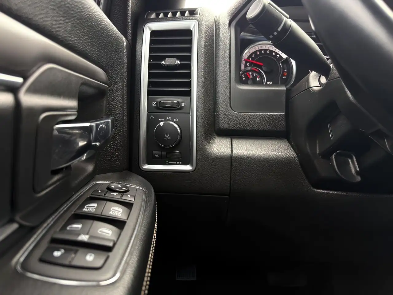 RAM 1500 fotografie RAM 1500