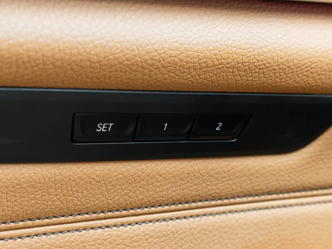 BMW 5 Series photo BMW 5 Series