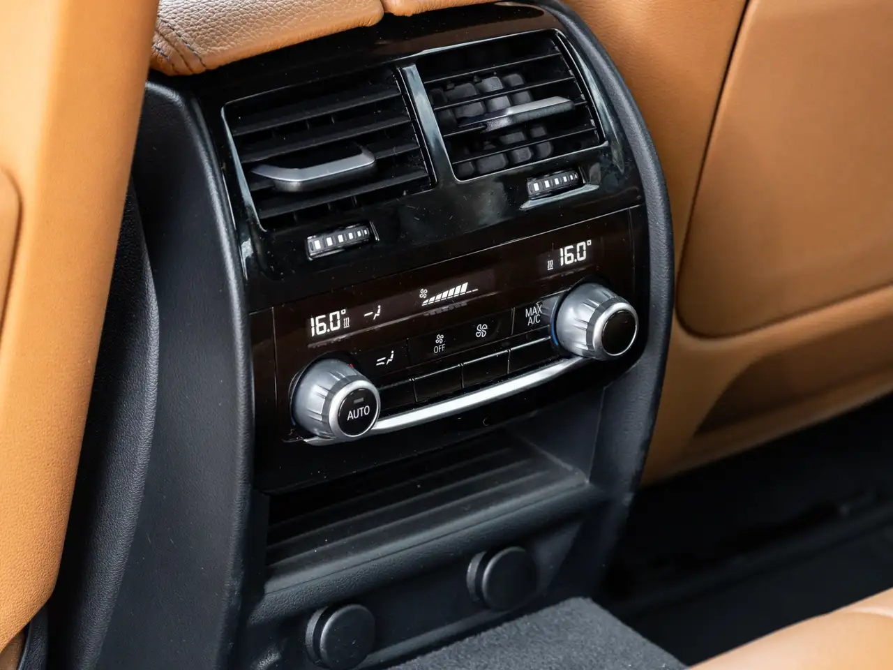 BMW 5 Series photo BMW 5 Series