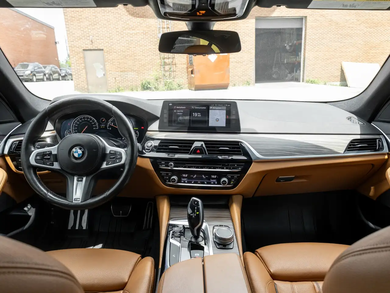 BMW 5 Series photo BMW 5 Series