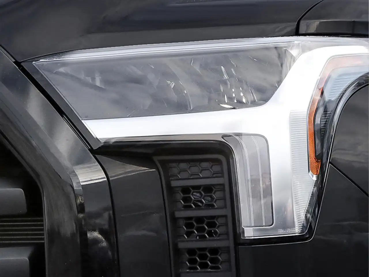 Toyota Tundra снимка Toyota Tundra