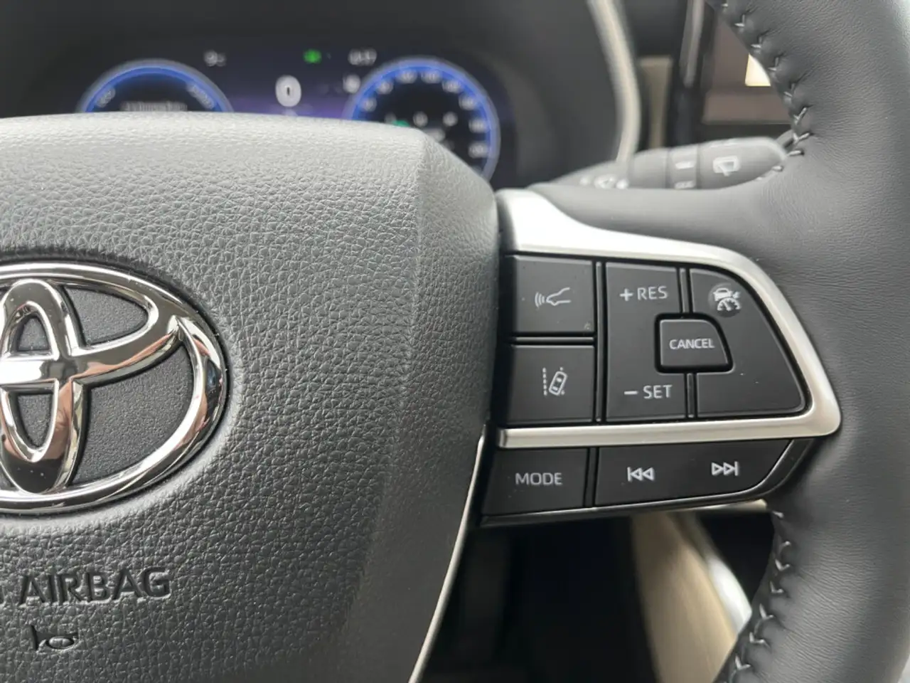Toyota Highlander снимка Toyota Highlander