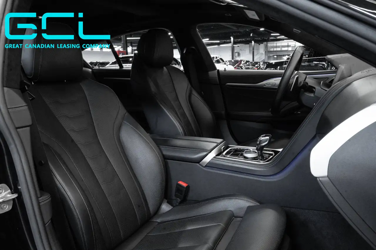 BMW 8 Series photo BMW 8 Series