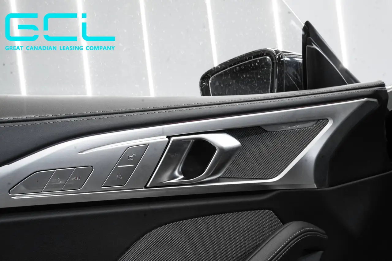 BMW 8 Series photo BMW 8 Series