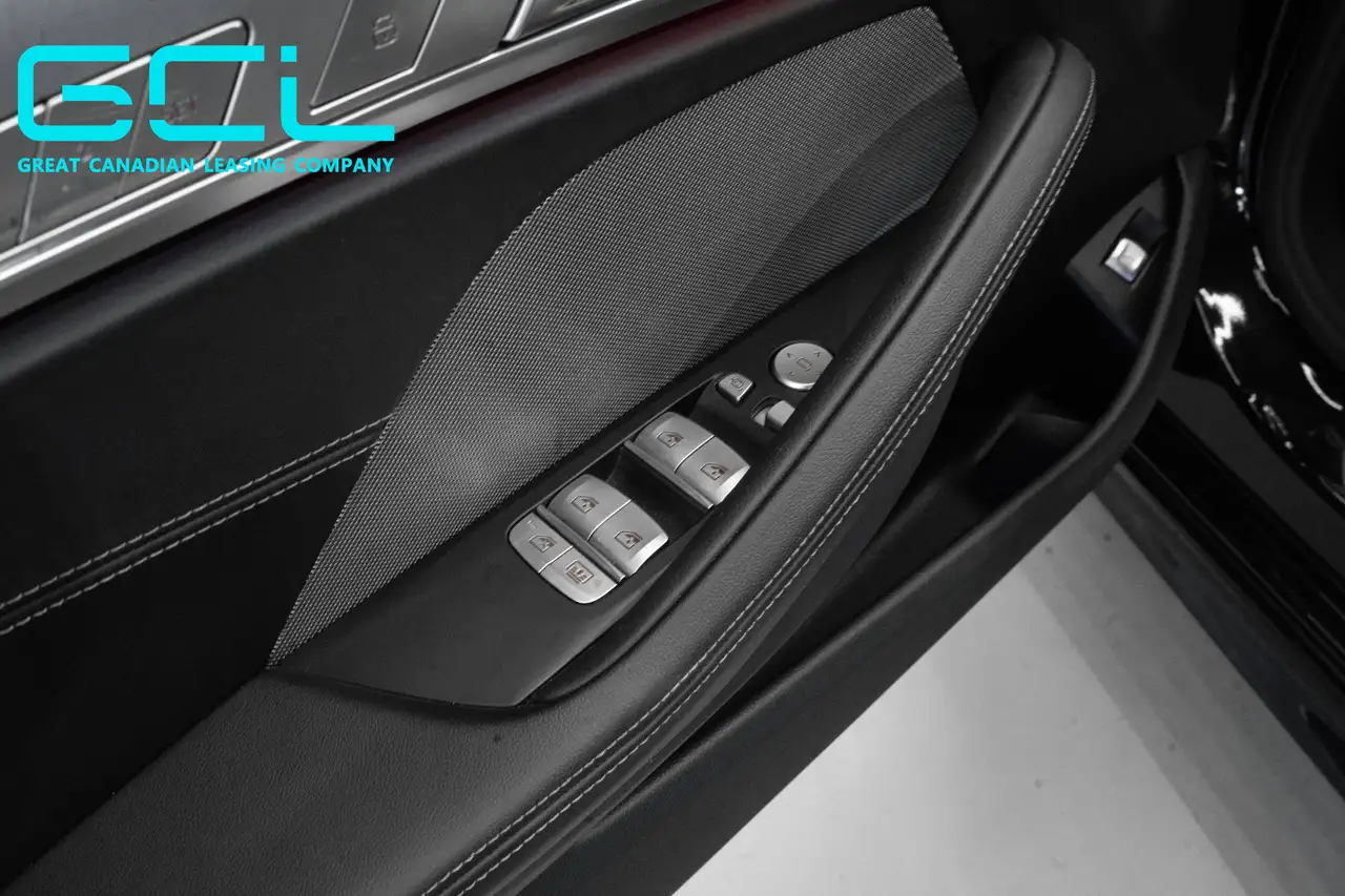 BMW 8 Series photo BMW 8 Series