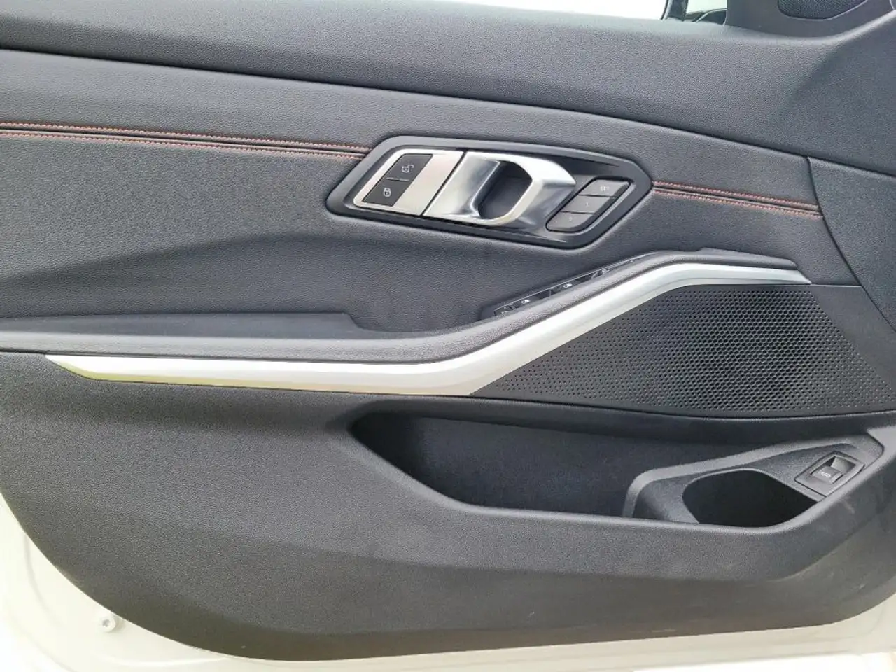 BMW 3 Series снимка BMW 3 Series
