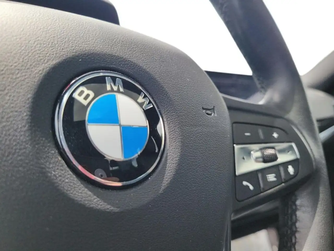 BMW 3 Series снимка BMW 3 Series