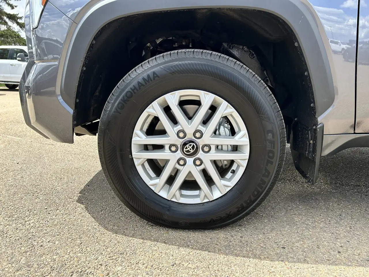 Toyota Tundra снимка Toyota Tundra