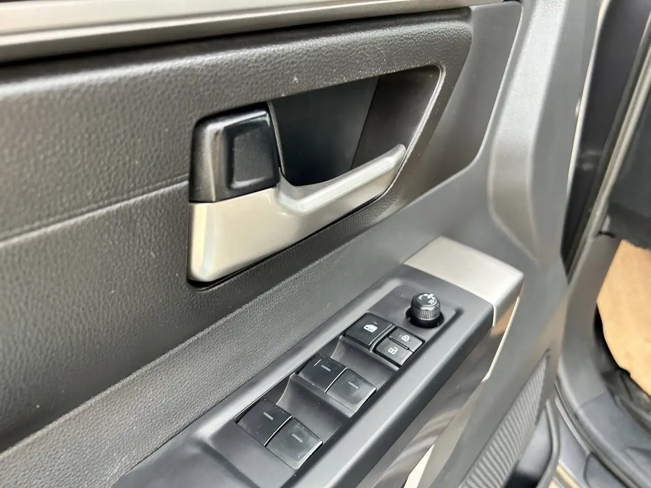 Toyota Tundra снимка Toyota Tundra