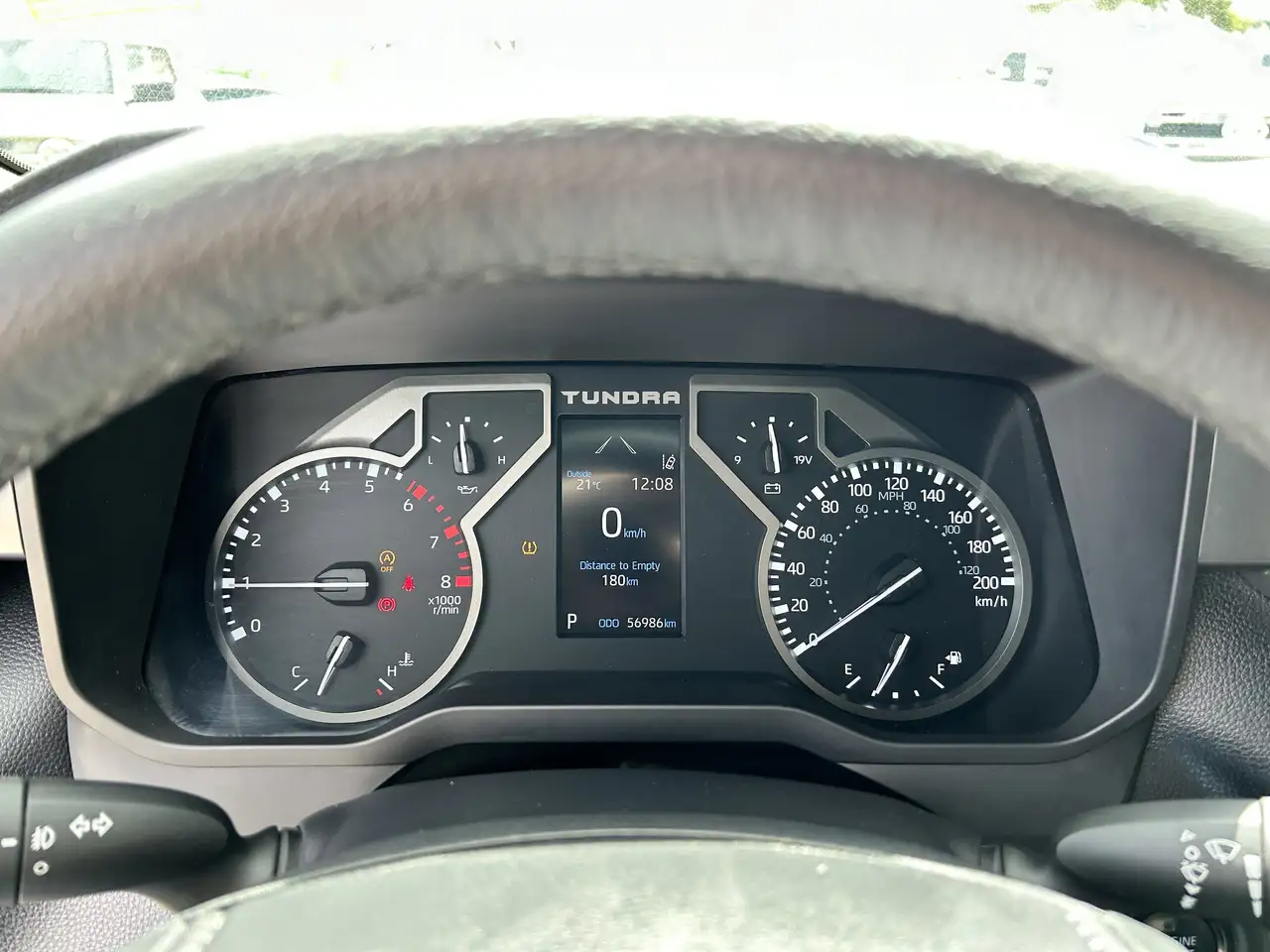Toyota Tundra снимка Toyota Tundra