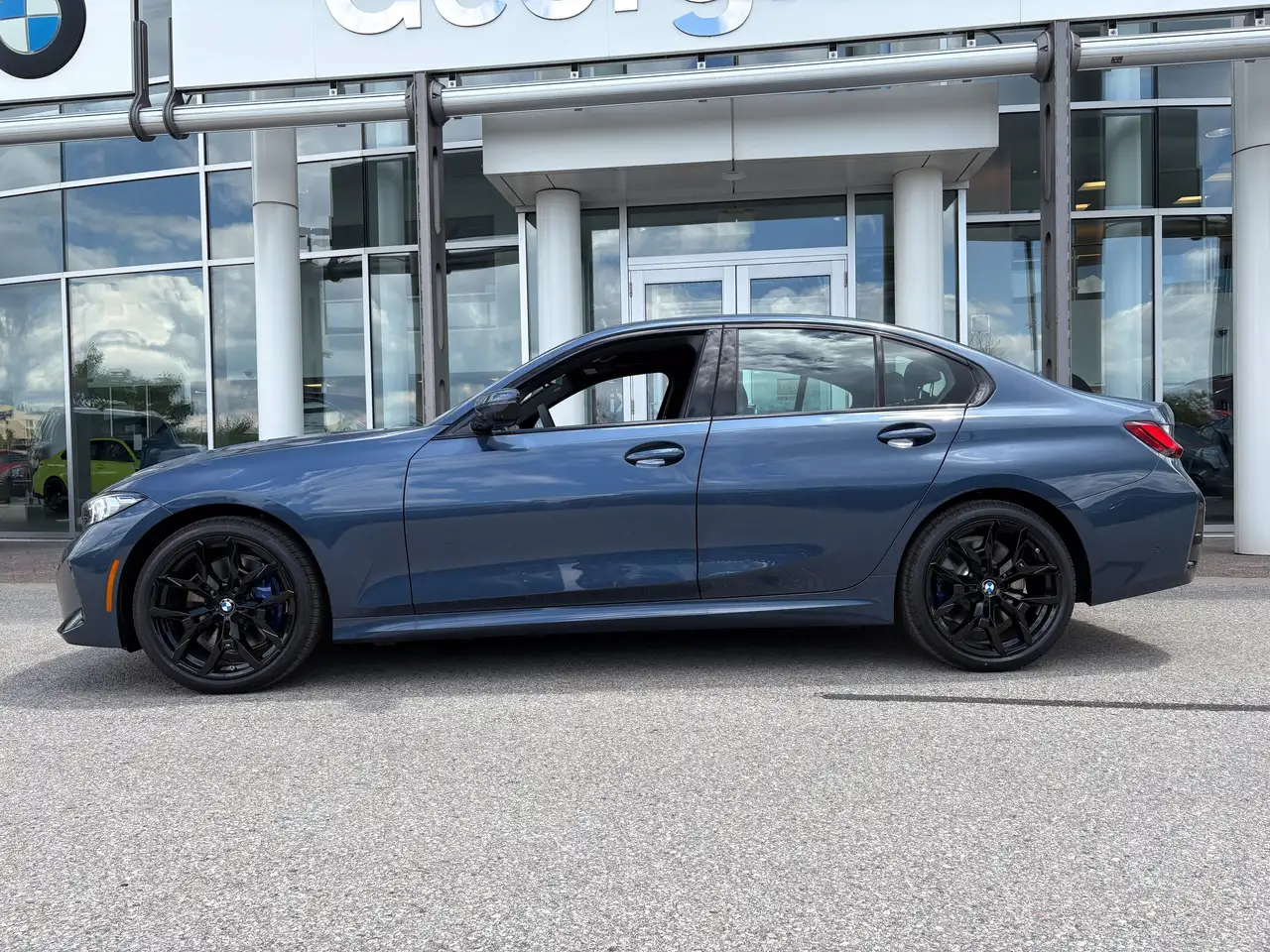 BMW 3 Series снимка BMW 3 Series