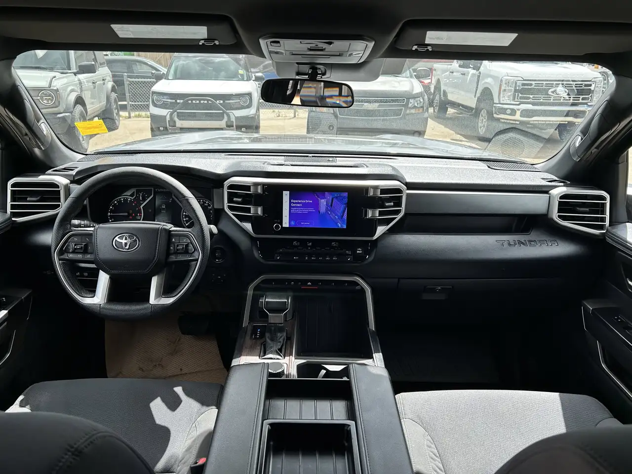 Toyota Tundra снимка Toyota Tundra