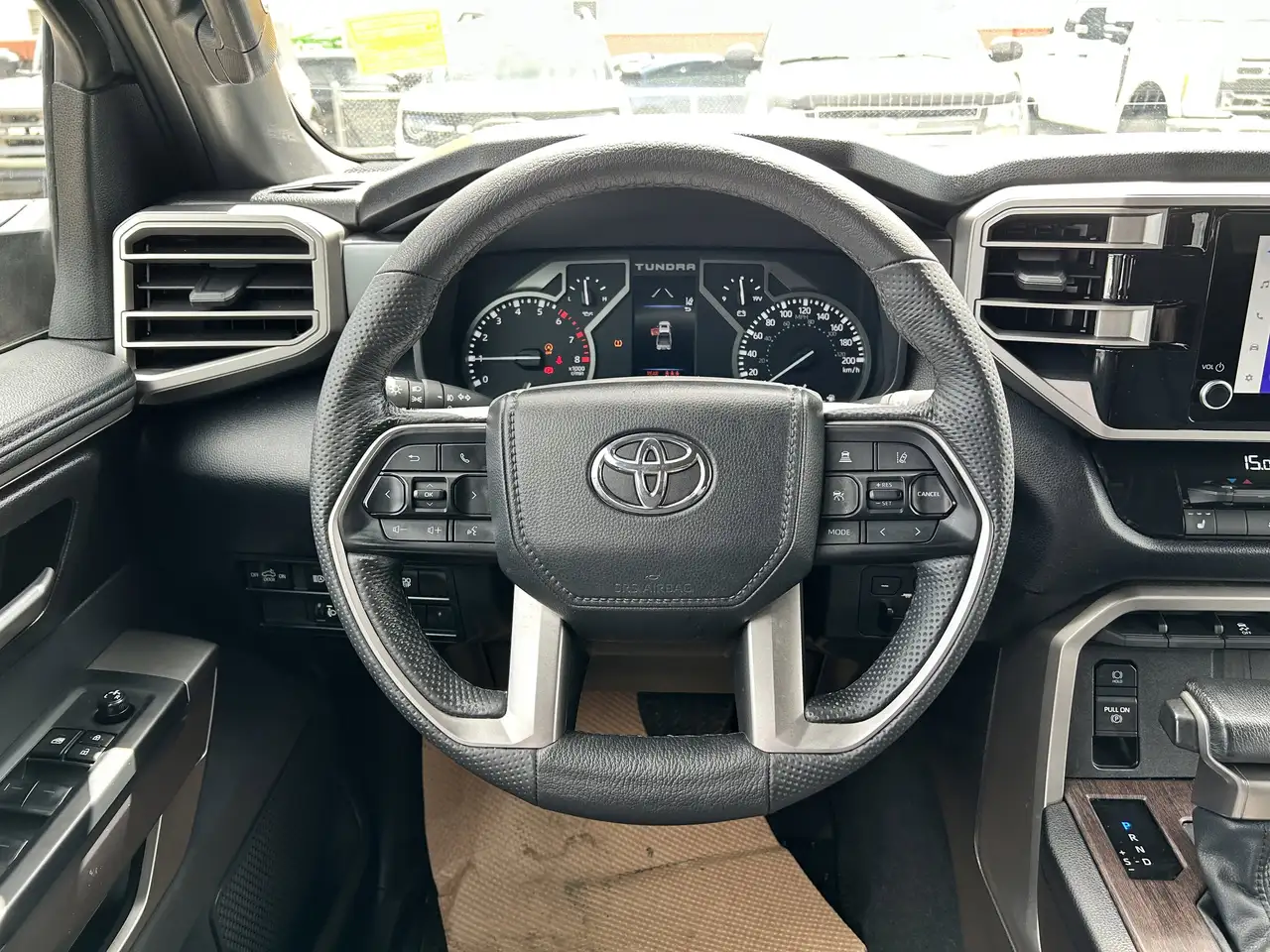 Toyota Tundra снимка Toyota Tundra
