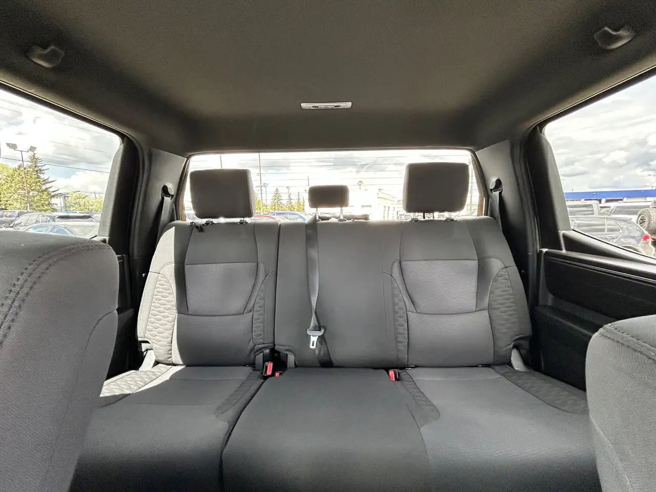 Toyota Tundra снимка Toyota Tundra