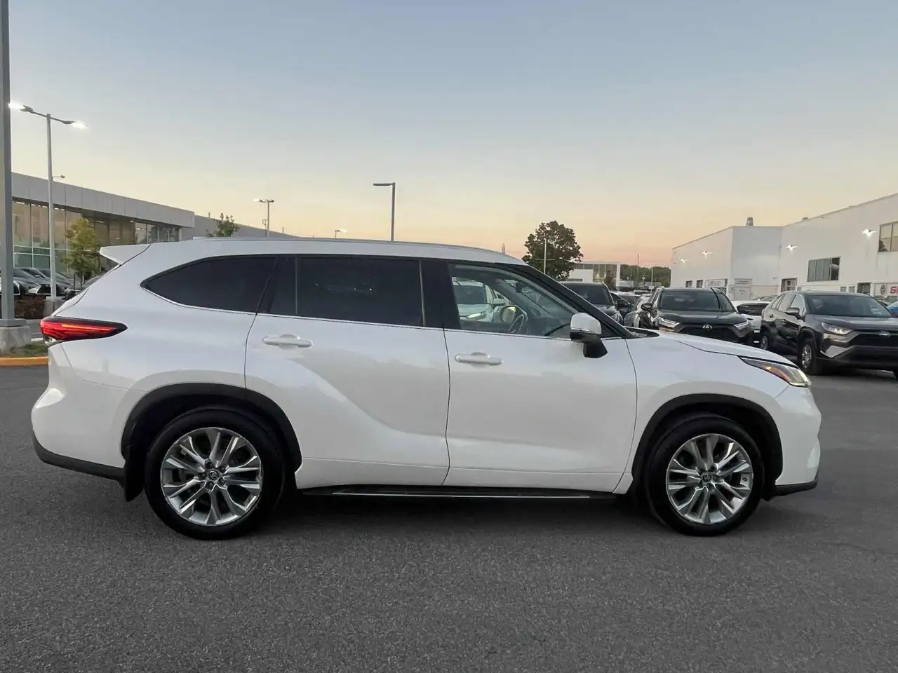Toyota Highlander снимка Toyota Highlander