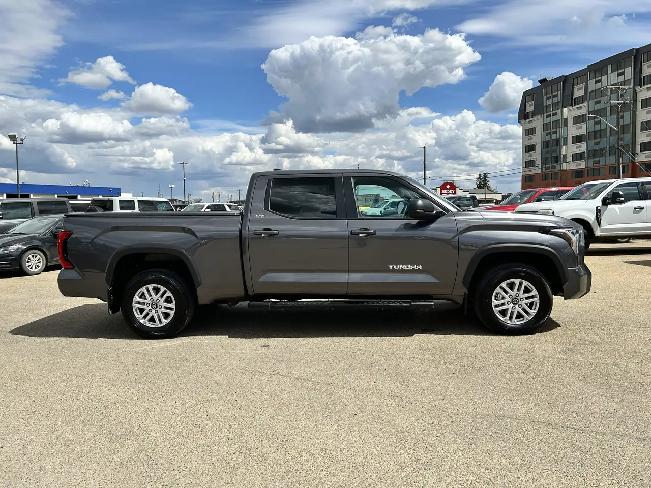 Toyota Tundra снимка Toyota Tundra