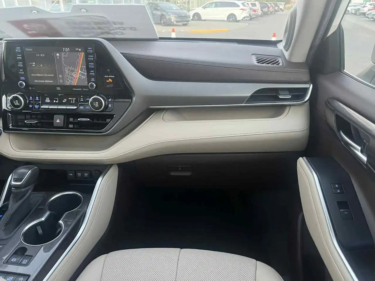 Toyota Highlander снимка Toyota Highlander