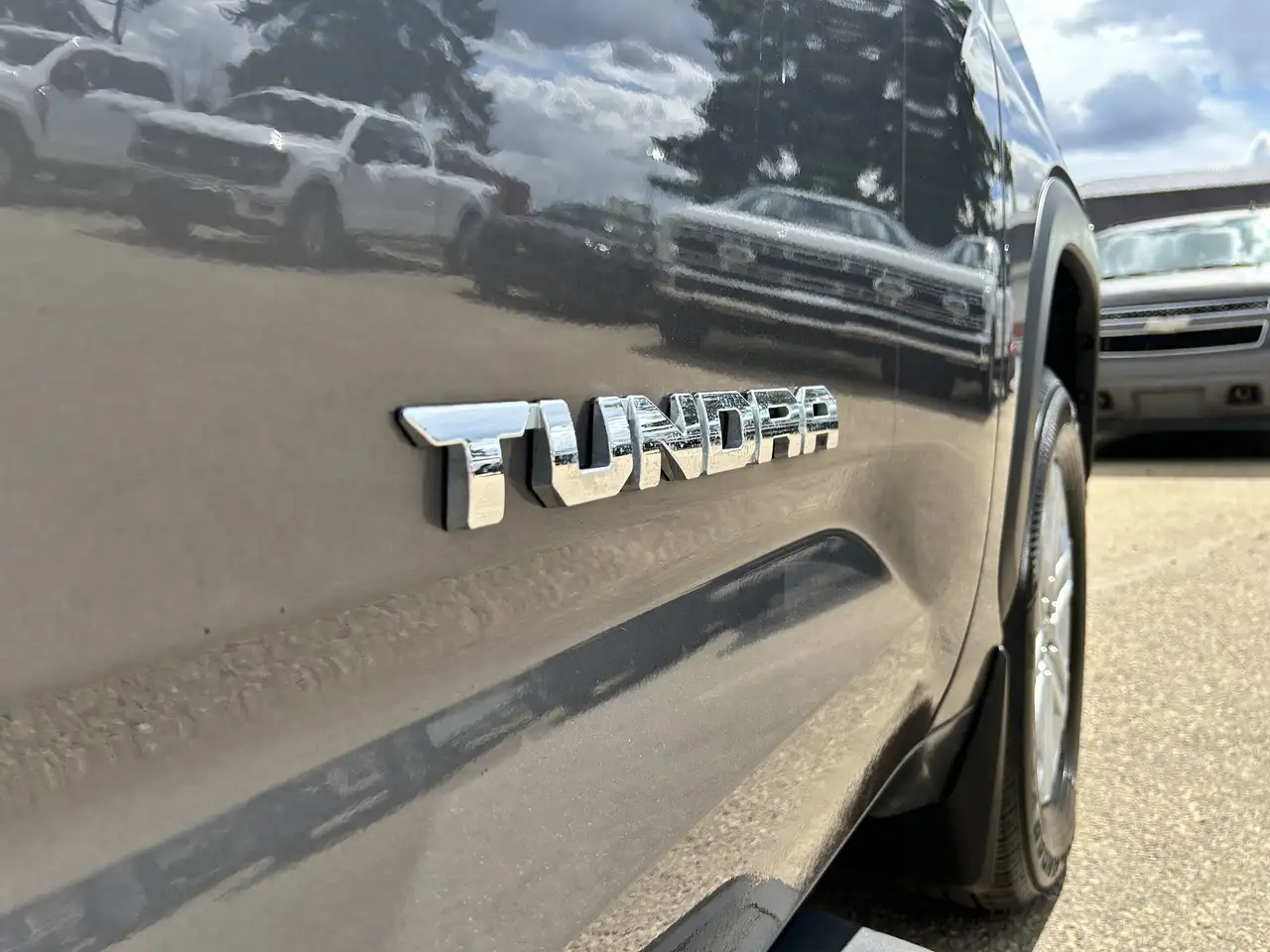 Toyota Tundra снимка Toyota Tundra